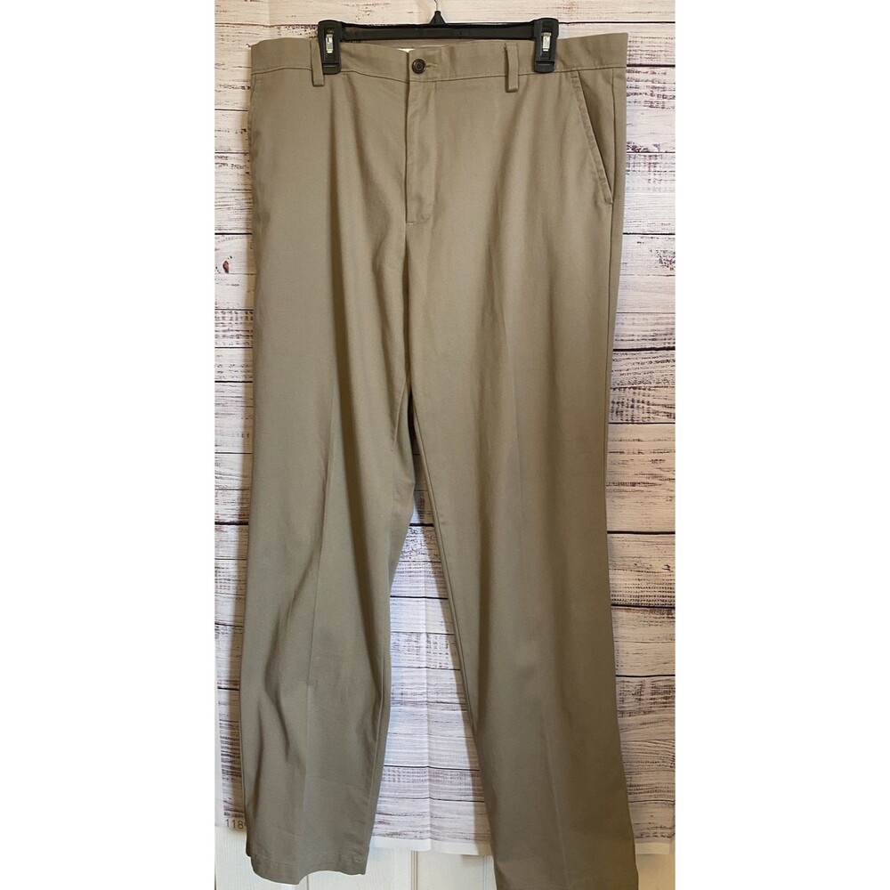 Dockers Men's Classic Fit Khaki Stretch Pants 38 x 36 tan Flat Front **READ**